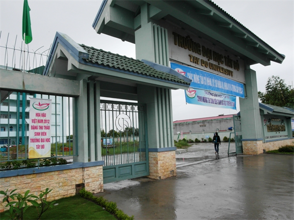 Chấn động: Bạn cùng lớp tố Hoa hậu Thu Thảo không hề là sinh viên