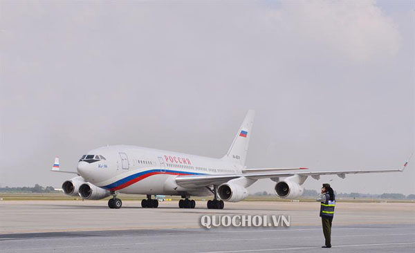 Một số hình ảnh lễ đón Chủ tịch Duma Quốc gia Nga tại sân bay quốc tế Nội Bài, Hà Nội