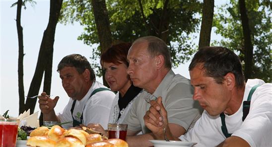 Người Nga sẽ đi theo “đường mòn Putin” vào lễ tháng Năm