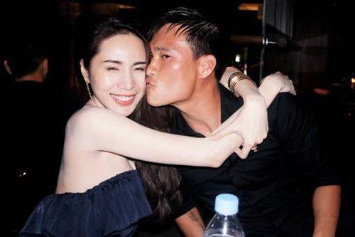 Công Vinh: 'Với tôi, Thủy Tiên cái gì cũng đẹp'