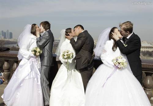 'Krasnaya gorka'': dịp kết hôn ở Nga