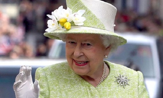 Sinh viên Trung Quốc bị bắt vì muốn ám sát nữ hoàng Anh