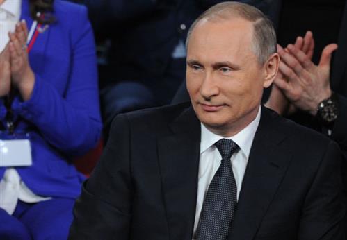 Chùm video: Ông Putin làm thông dịch viên, ca sĩ kiêm... người thích đùa