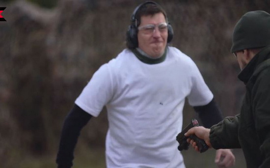 [Video] Thót tim xem chuyên gia Nga xả đạn vào nhau khi thử vũ khí