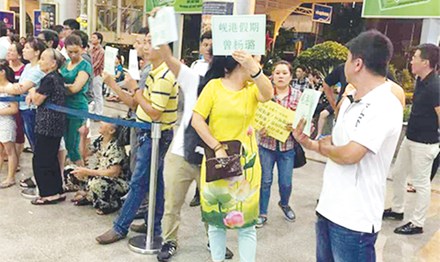 Phanh phui chiêu trò hướng dẫn viên “chui” Trung Quốc