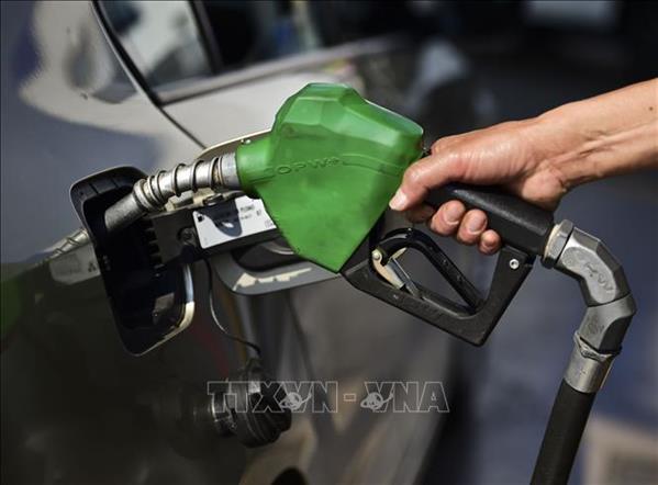 Giá dầu phục hồi sau đợt bán tháo mạnh