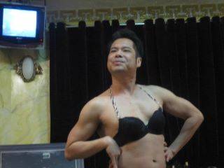 Mặc đồ lót nữ, Ngọc Sơn tái phát bệnh quái đản?