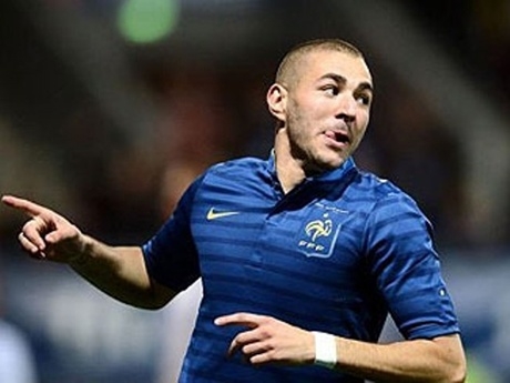 Ukraina - Pháp: TẠM HOÃN vì mưa lớn và sấm chớp!