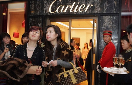 Phía sau sự đi xuống của thị trường hàng xa xỉ ở Trung Quốc