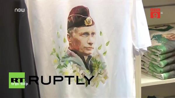 Cửa hàng ở Nga đua nhau tung sản phẩm ăn theo Tổng thống Putin