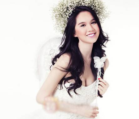 Ngọc Trinh khâm phục và tuân theo Khắc Tiệp 100%