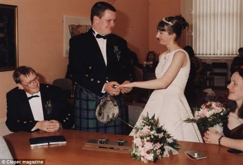 Cô dâu đen đủi nhất thế giới