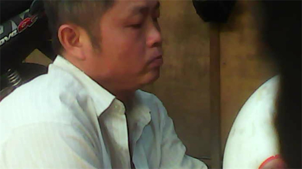 “Luộc” phụ tùng ngay bãi giữ xe