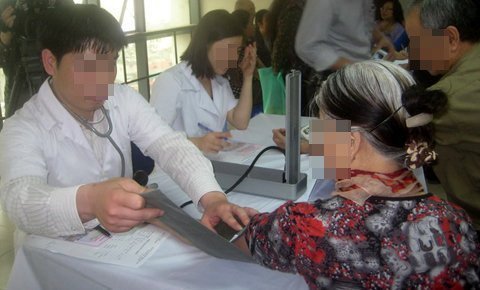 Thống kê bất ngờ 'chuyện phòng the' người già