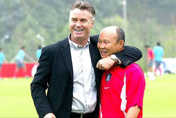 Người hùng World Cup Hiddink và Park Hang-seo đối đầu sau 17 năm