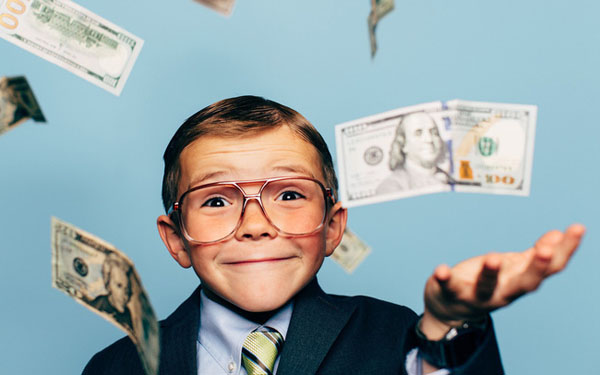 Dù con 3 tuổi hay 13 tuổi, hãy dạy con giá trị của đồng tiền: Đừng chờ trẻ 