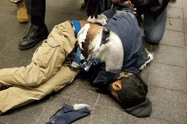 Đánh bom ống tại ga tàu điện ngầm ở trung tâm New York