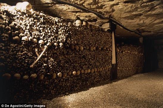 2 thiếu niên Pháp lạc 3 ngày dưới hầm mộ có 6 triệu hài cốt