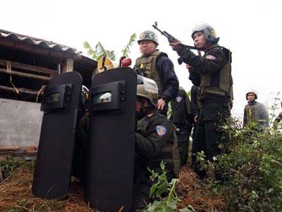 Tiền bạc, ruộng đồng, và... thân phận của người nông dân