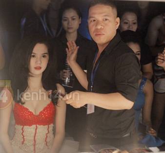 Clip: Cận cảnh Ngọc Trinh 