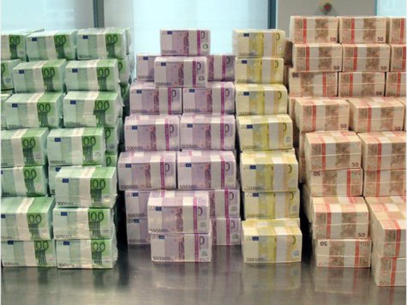 Nga mất hơn 30 tỷ USD do tăng dự trữ euro