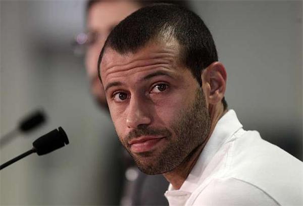 Mascherano: “Ghi hơn 80 bàn là điều điên rồ và Messi xứng đáng nhận QBV”