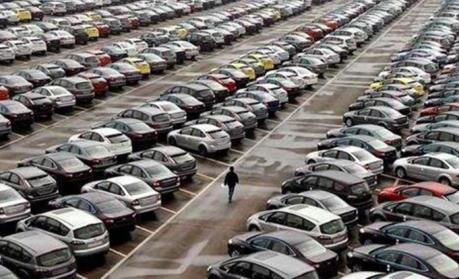 Doanh số bán ô tô tại Trung Quốc giảm mạnh nhất trong 7 năm qua