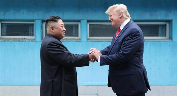 Đàm phán Mỹ- Triều: Ai sẽ là người bước lên trước?
