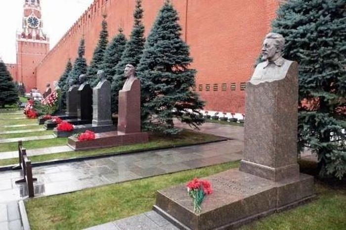 Bí ẩn về nghĩa trang trên Quảng trường Đỏ gần bức tường Kremlin