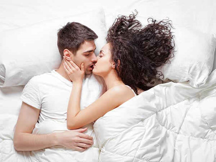 Điều gì sẽ xảy ra khi quan hệ tình dục vào buổi sáng?