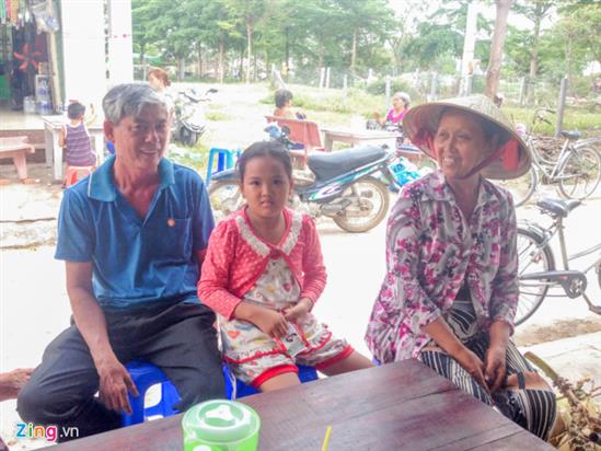 Người cứu cả xóm thoát chết trước khi 16 căn nhà sụp xuống sông Hậu