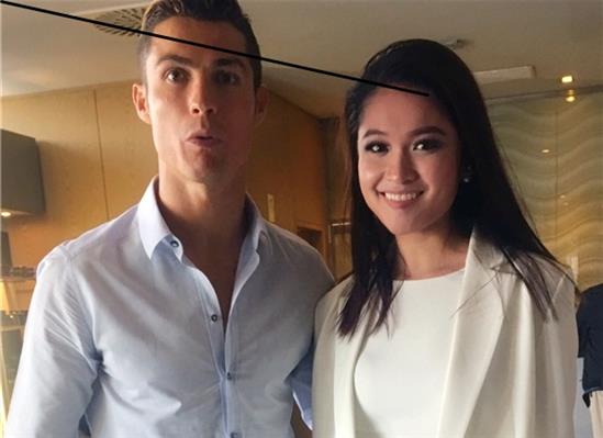 Sự thật về bức ảnh Á hậu Thùy Dung chụp cùng Ronaldo tại Việt Nam