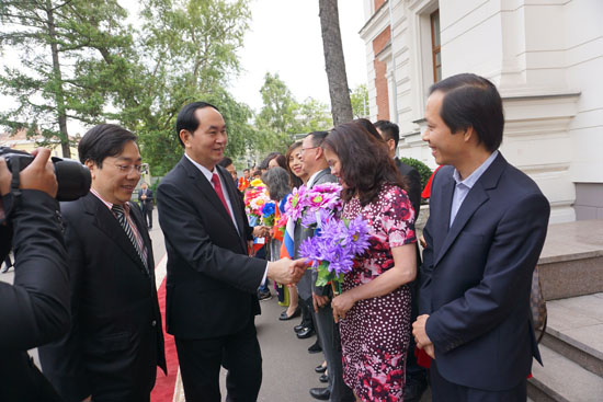 Chủ tịch nước Trần Đại Quang gặp mặt các cán bộ, nhân viên ĐSQ VN tại LB Nga