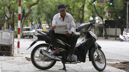 Báo quốc tế nói về sự xâm chiếm của Grab, Uber ở Việt Nam