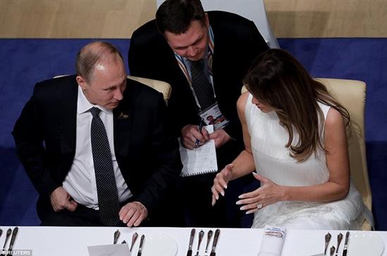 Tổng thống Putin ngồi cạnh Đệ nhất phu nhân Mỹ trong tiệc chiêu đãi G20