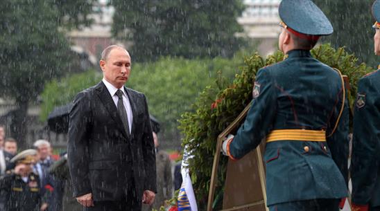 Putin tiết lộ lý do đội mưa viếng mộ liệt sĩ