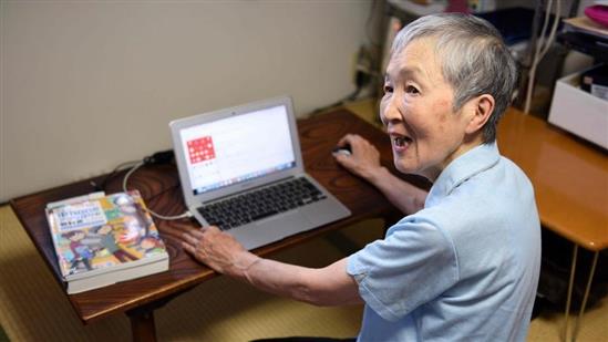 Cụ bà 82 tuổi lập trình game cho iPhone