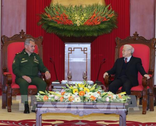 Tổng Bí thư Nguyễn Phú Trọng tiếp Bộ trưởng Quốc phòng Liên bang Nga Xéc-gây Sôi-gu