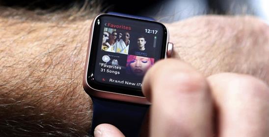 Các Bộ trưởng Anh bị cấm đeo đồng hồ Apple Watch vì sợ tin tặc Nga