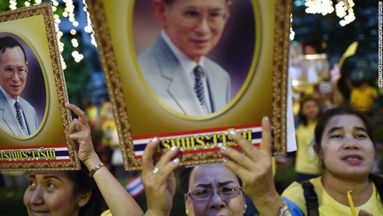 Hành động chưa từng có tiền lệ của Facebook để tưởng nhớ vua Thái Lan