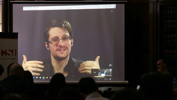 Được hỏi về Edward Snowden trước thềm hội nghị với Mỹ, Ngoại trưởng Nga đáp trả bất ngờ