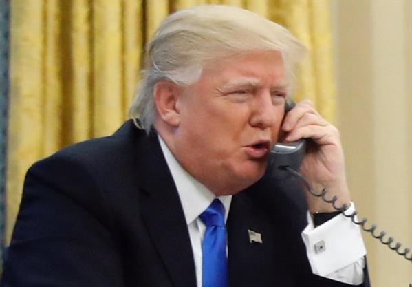 Nhà Trắng tá hỏa vì ông Trump dùng điện thoại cá nhân vô tội vạ