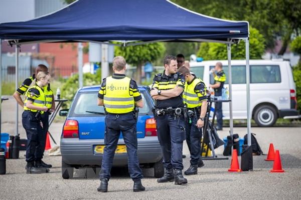 Hà Lan: Hai nghi can âm mưu tấn công khủng bố bị bắt ở Rotterdam