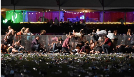 Vì sao kẻ gây ra vụ thảm sát ở Las Vegas có tới 42 khẩu súng?