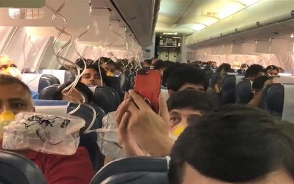 Máy bay náo loạn, hành khách chảy máu mũi vì phi hành đoàn quên bật điều áp trong khoang