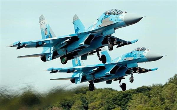 10 máy bay chiến đấu Sukhoi của Nga đã tới bán đảo Crimea