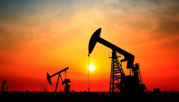 Giá dầu giảm tuần thứ hai liên tục