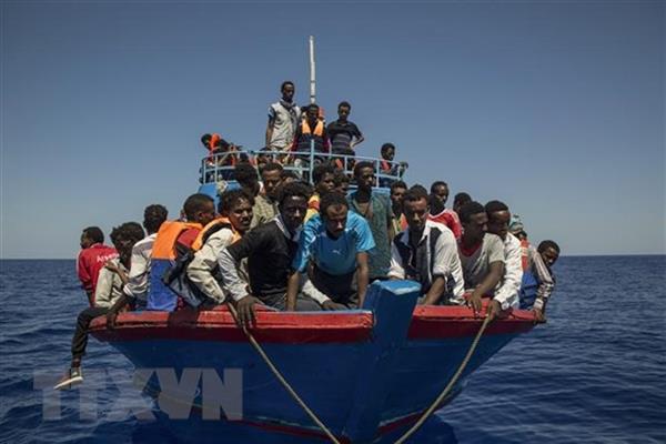 Tây Ban Nha giải cứu gần 50 người di cư trên Địa Trung Hải