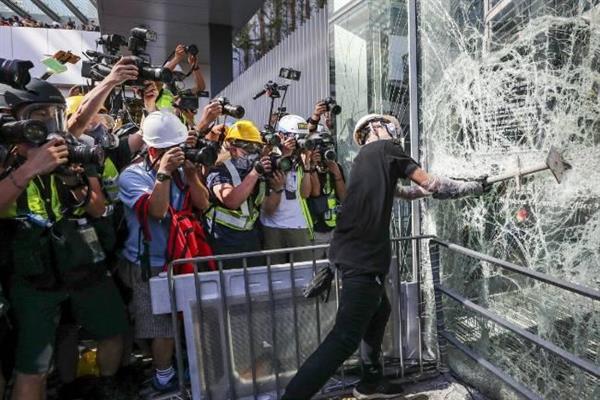 Tổng thống Mỹ ca ngợi người biểu tình ở Hồng Kông, Trung Quốc tức giận