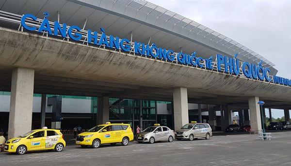 Sân bay Phú Quốc đóng cửa vì đường băng ngập, hủy nhiều chuyến bay